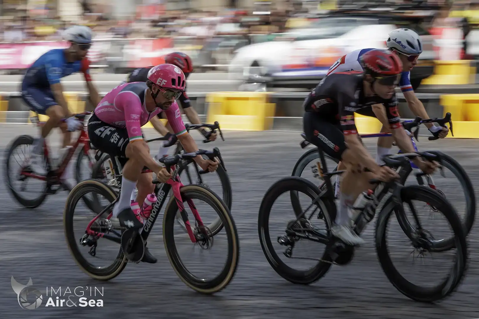 Ben Healy EF EDUCATION - EASYPOST au coeur d'un groupe de poursuivant dans le dernière étape du Tour de France 2026